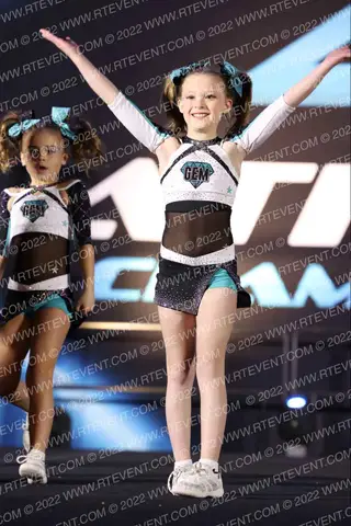 Gem Revolution diamond dazzles