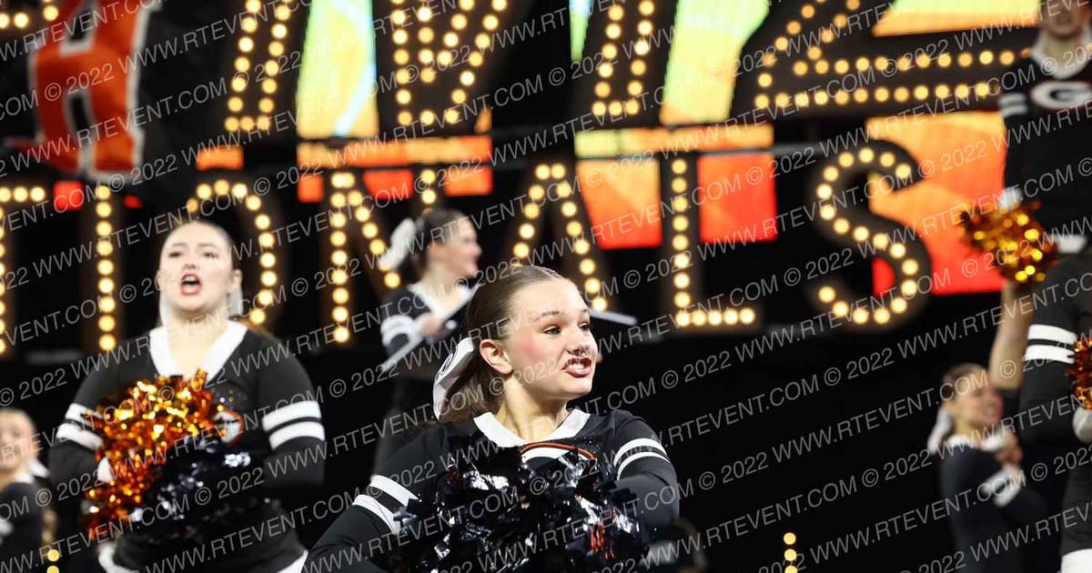 GLADSTONE HIGH SCHOOL Varsity Cheer · Schools Nationals