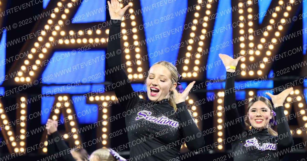 SANTANA HIGH VARSITY Varsity Cheer · Schools Nationals