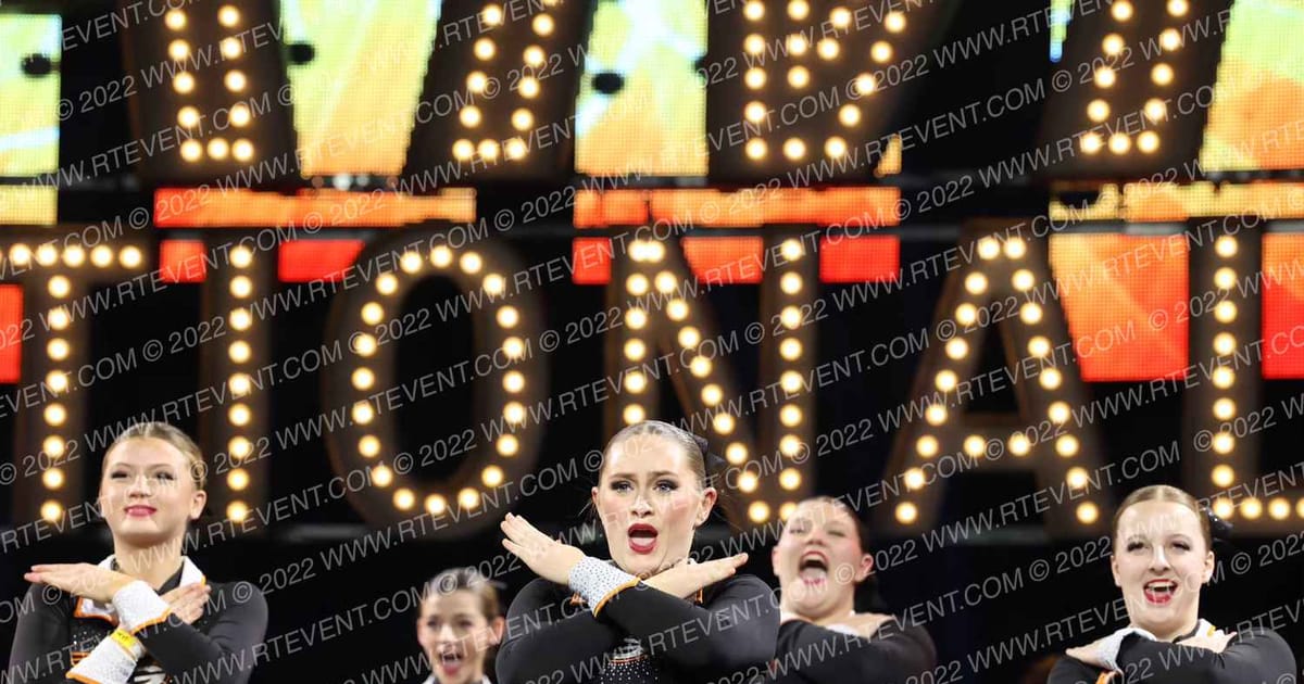 GLADSTONE HIGH SCHOOL Varsity Cheer · Schools Nationals