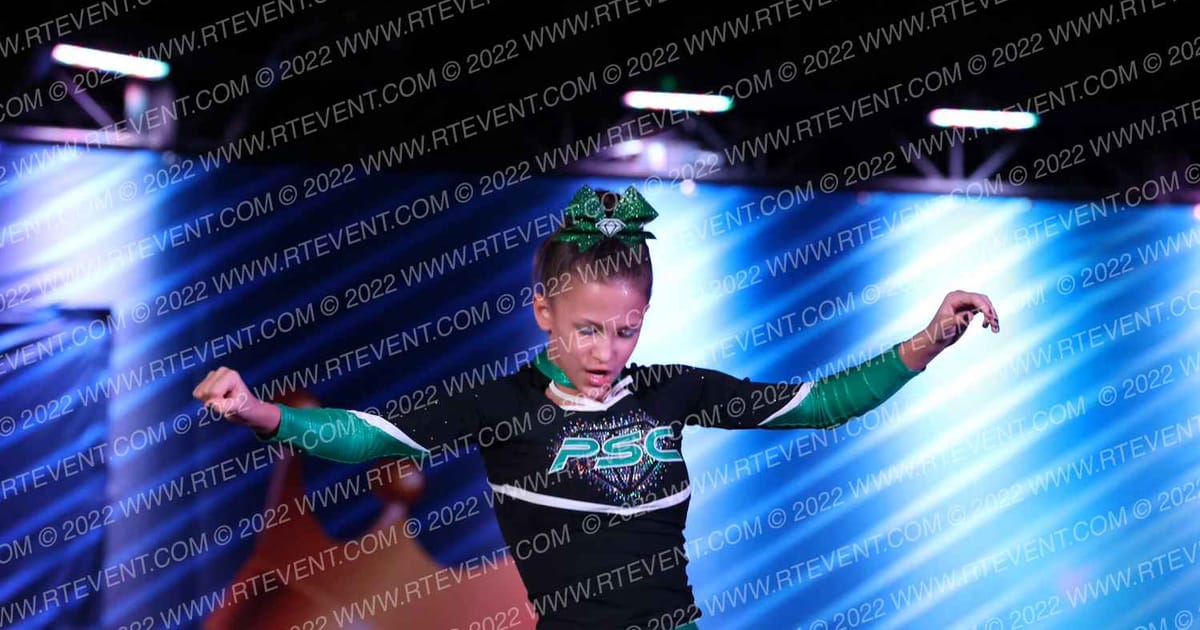 PSC Cheerleader Wild Sapphires · Hollywood Crown