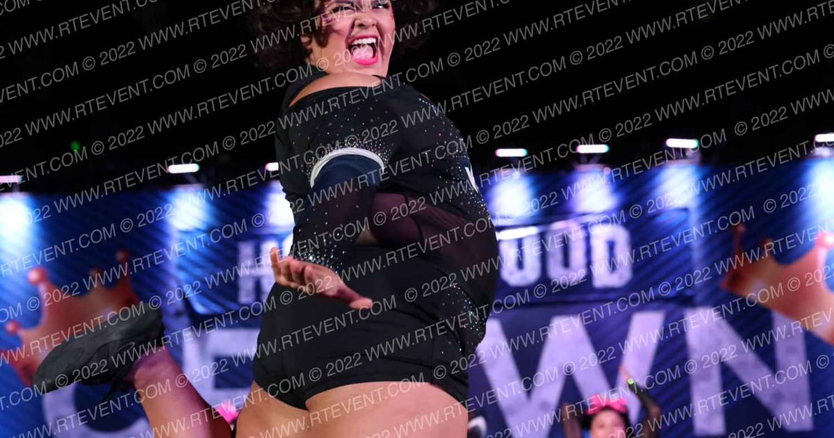 Vibe Cheer and Dance Lady Rage · Hollywood Crown