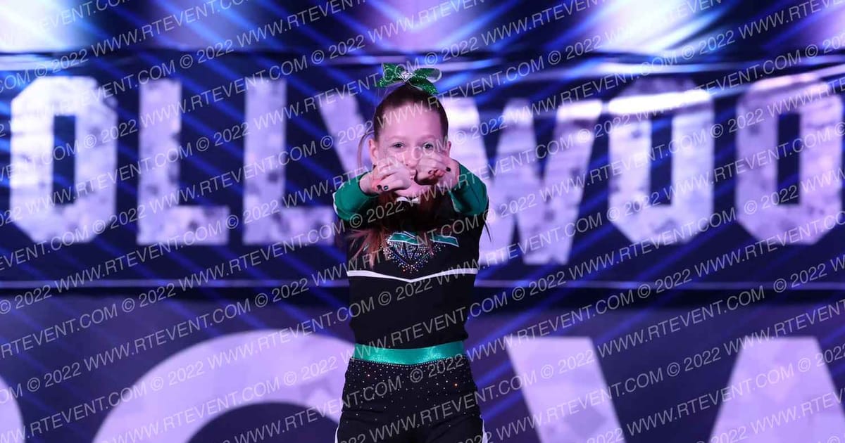 PSC Cheerleader Wild Sapphires · Hollywood Crown