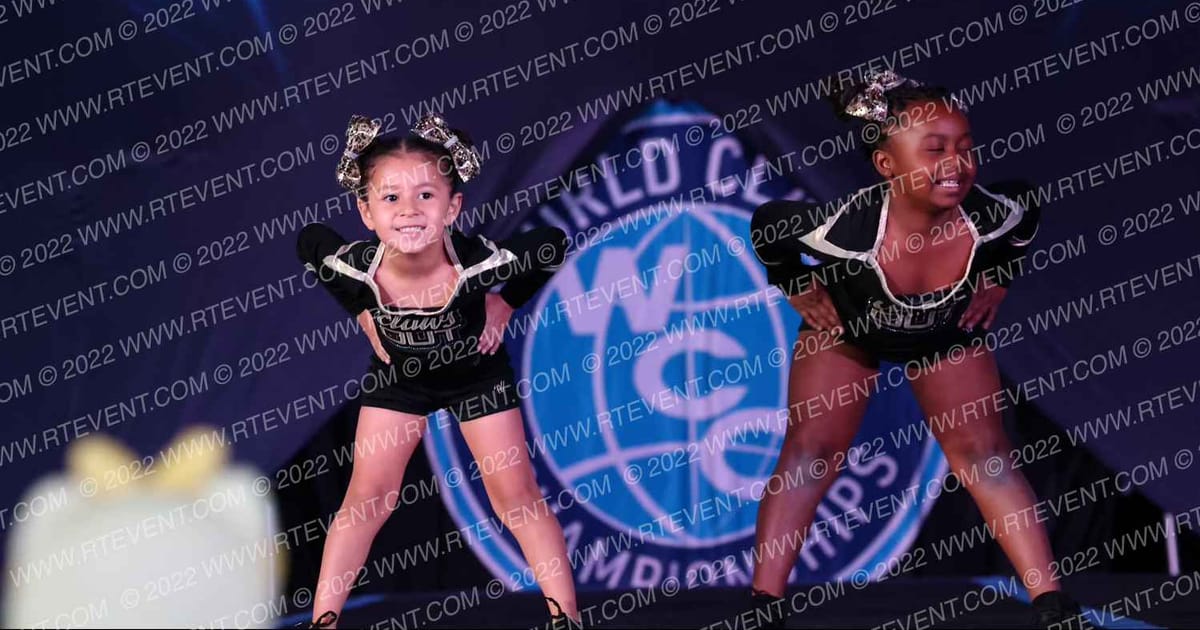 Claws Out All-Stars Tiny Cats · Hollywood Crown