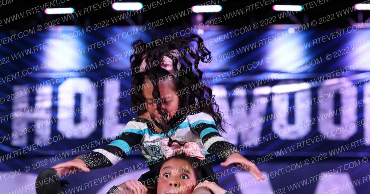 Reign Elite Cheer Lux · Hollywood Crown