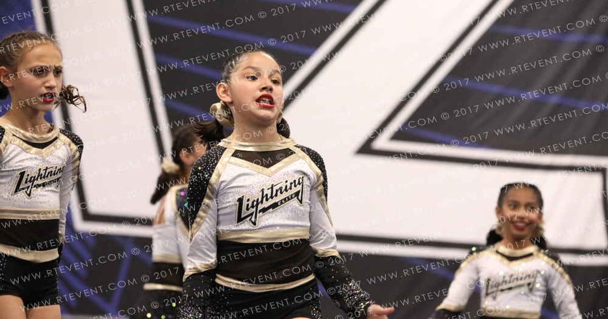 LIGHTNING ELITE LADY LIGHTNING · Holiday Showcase