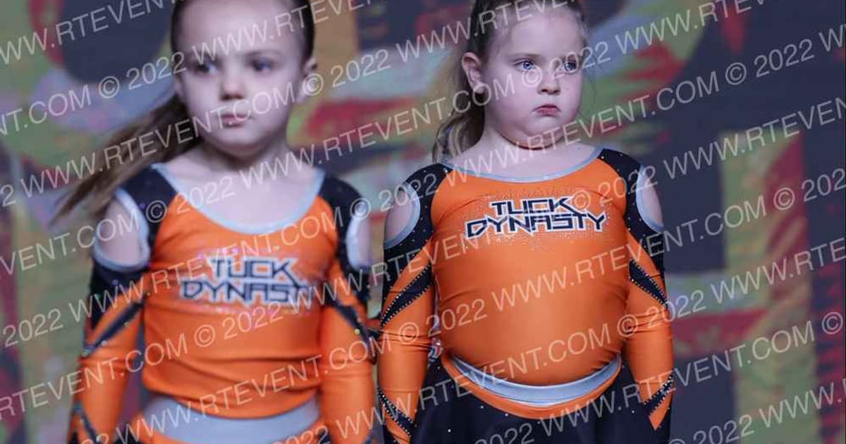 Tuck Dynasty Athletics (Tuck Dynasty Athletics) Tiny Wildcards · Revolution Championships Gold Rush Chicago