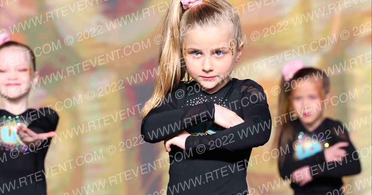 Ultimate Revolution Athletics GLAMOUR GIRLS · Revolution Championships Gold Rush Chicago