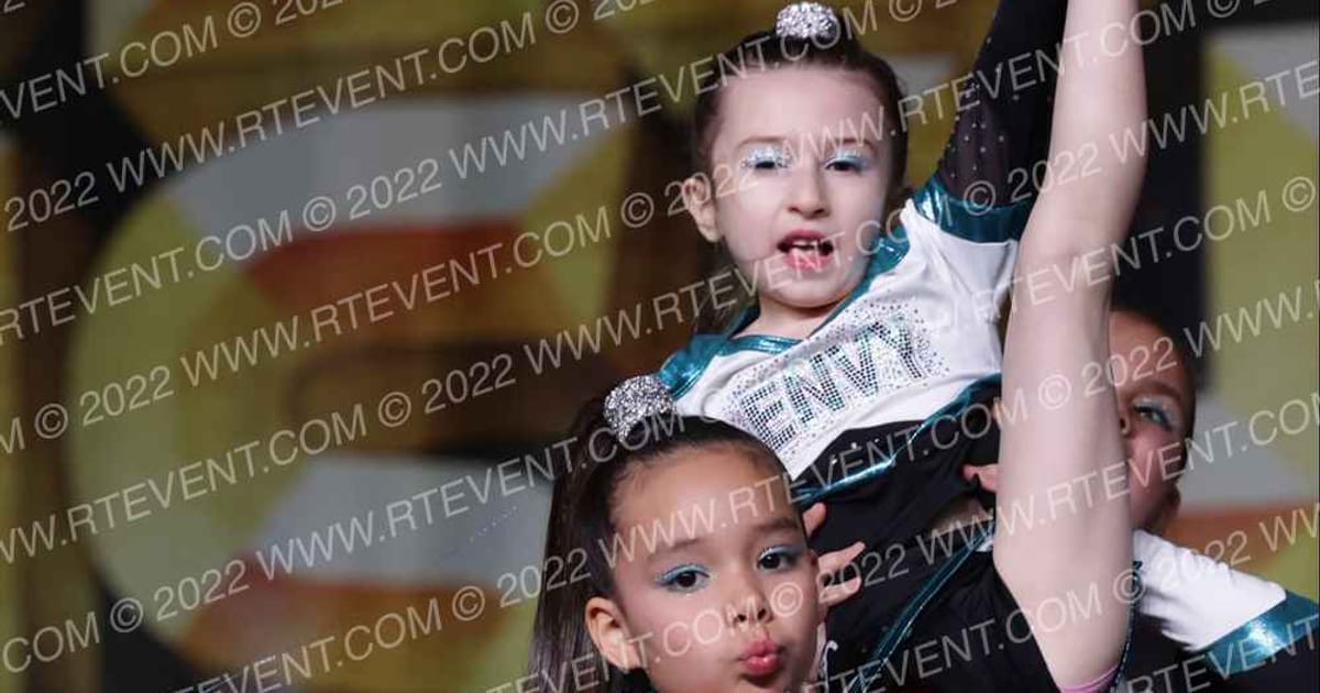 Envy Elite Cheerleading Mini Freeze · Revolution Championships Gold Rush Chicago