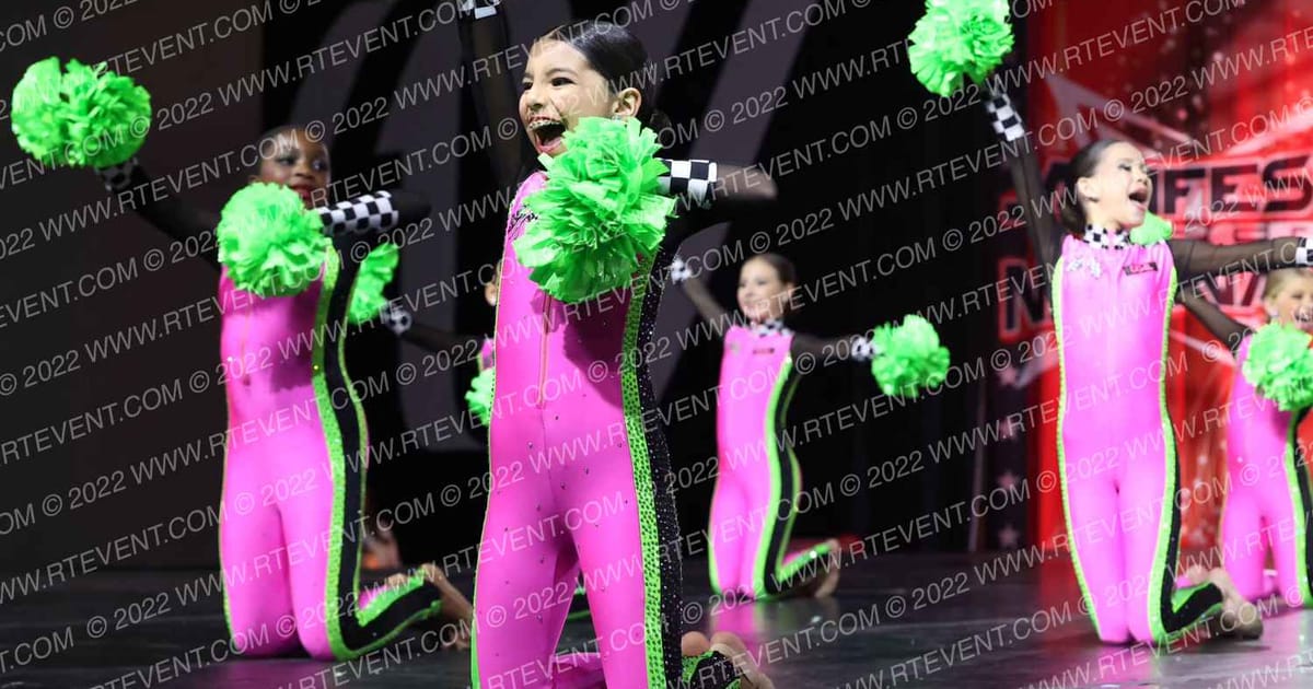 Dance Dynamics Mini Elite Large Pom · JAMfest Dance Super Nationals