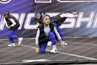 AVENAL YOUTH CHEER MIGHTY MITES