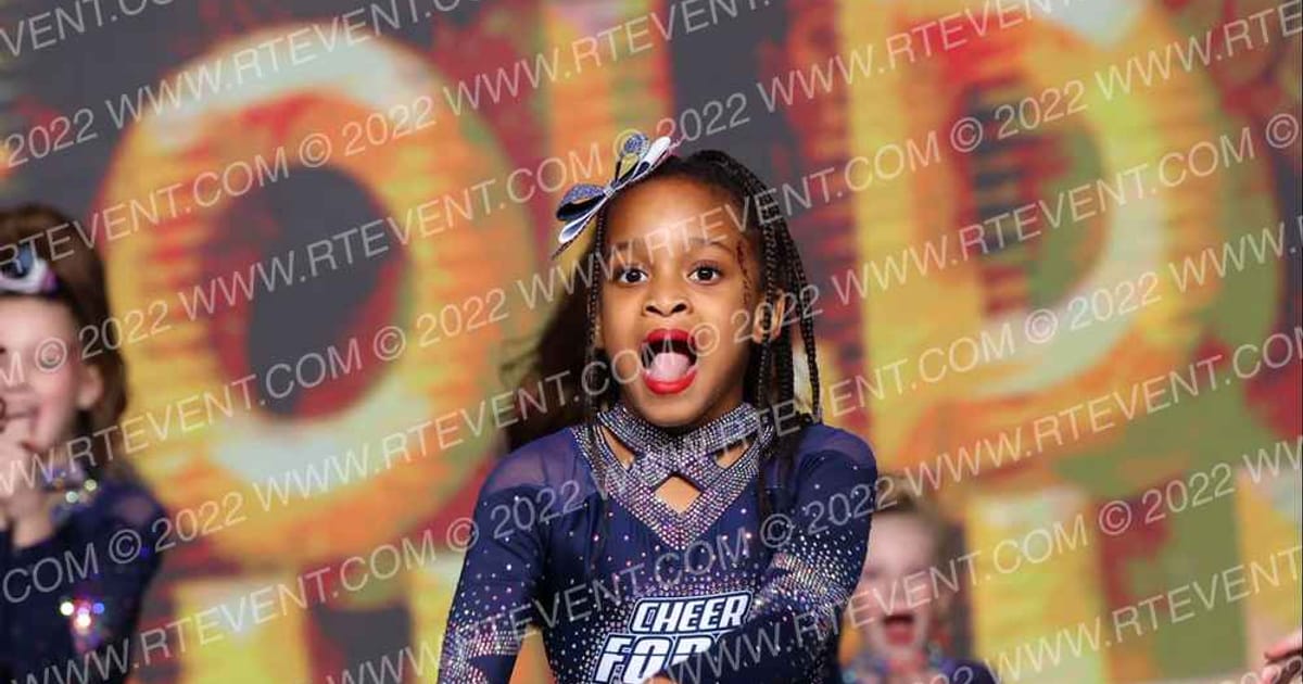 Cheer Force Arkansas Robins · Revolution Championships Gold Rush Chicago