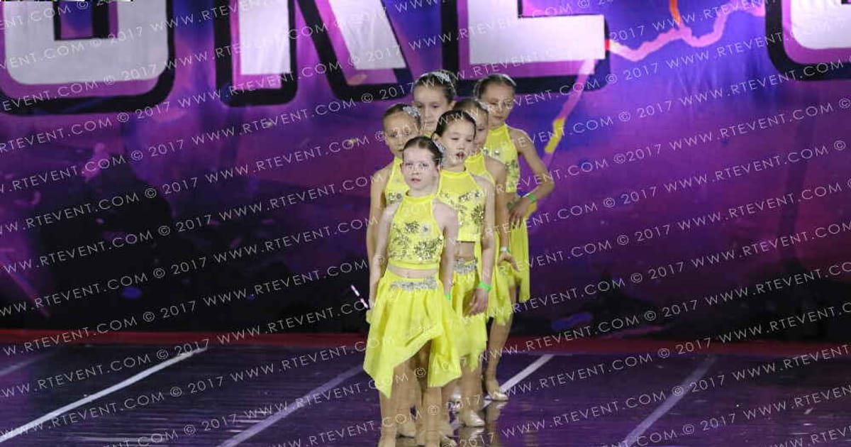 MCR DANCE   CHEER ACADEMY Fuzzy Beez · Heart of England UK University Nationals