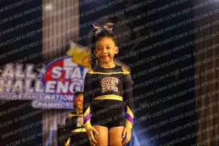 Springfield Youth Cheerleading Little Queens