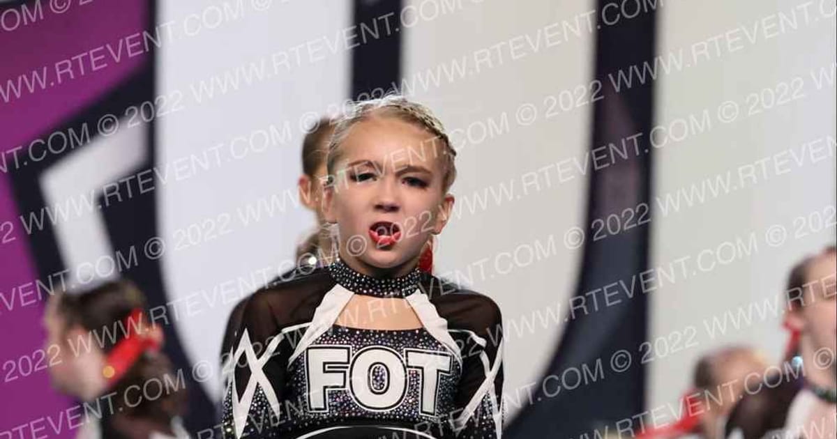 Flipping Out Tumbling Hollywoods · CHEERSPORT Nationals