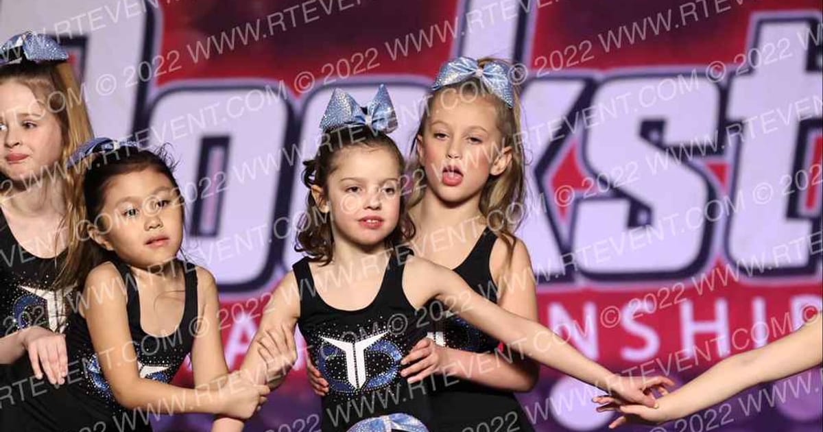 Cheer Twin Cities Berries · Rockstar Battle of the Twin Cities