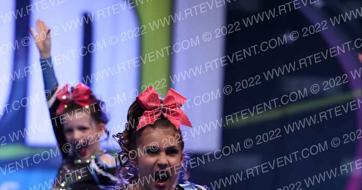Eagles Elite Cheerleading Glow · CHEERSPORT Nationals