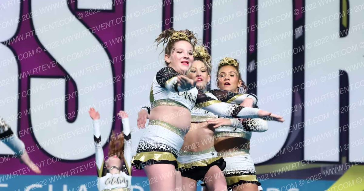 Celebrity Cheer GOLD3N GIRLS · CHEERSPORT Nationals