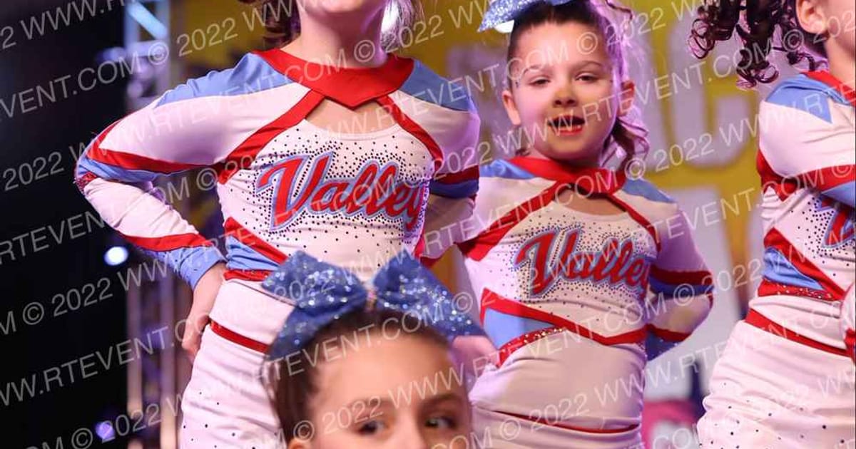 Valley Cheer BOMBSQUAD · ACDA Reach the Beach Rec Nationals