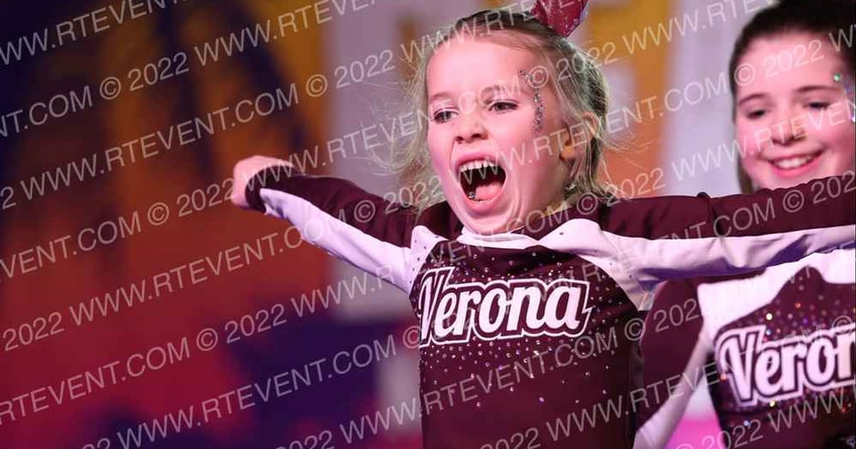 Verona Competitive Cheer MAROON · ACDA Reach the Beach Rec Nationals