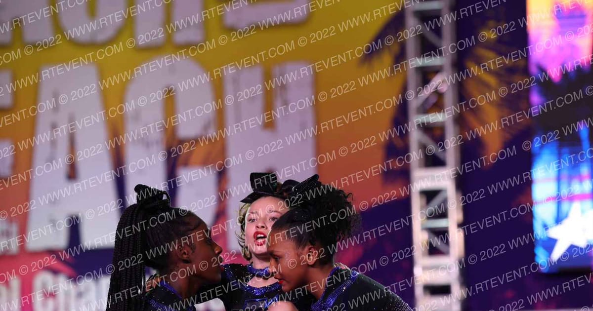 Tri-Town Competitive Cheerleading Junior Drizzle · ACDA Reach the Beach Rec Nationals
