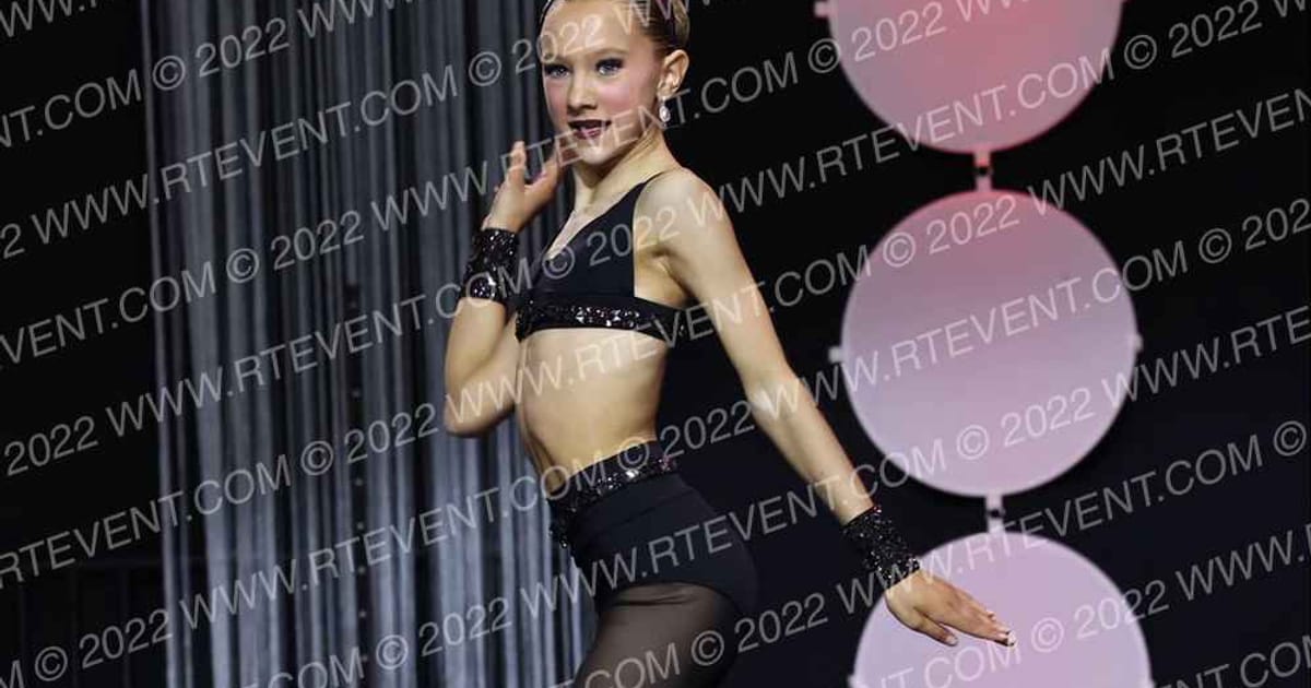 APEX Dance Center Reagan Davis · ASCS Chicago Dance Grand and Cheer Showdown