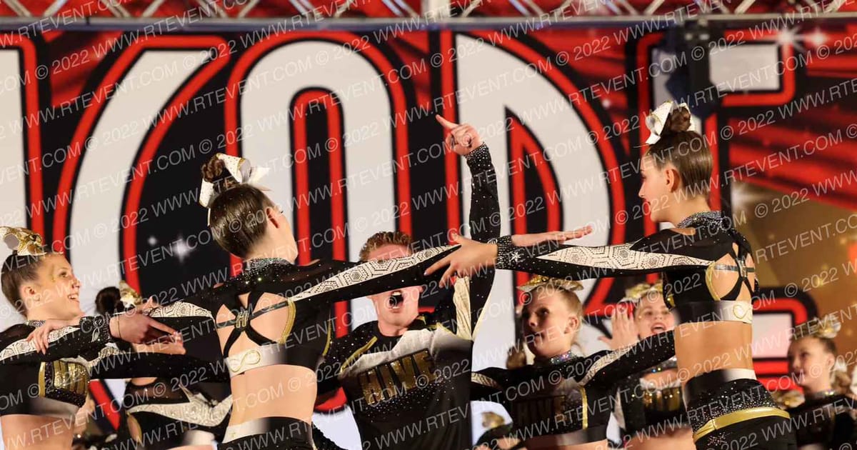 The Hive Cheer BeeJeweled · Encore Las Vegas