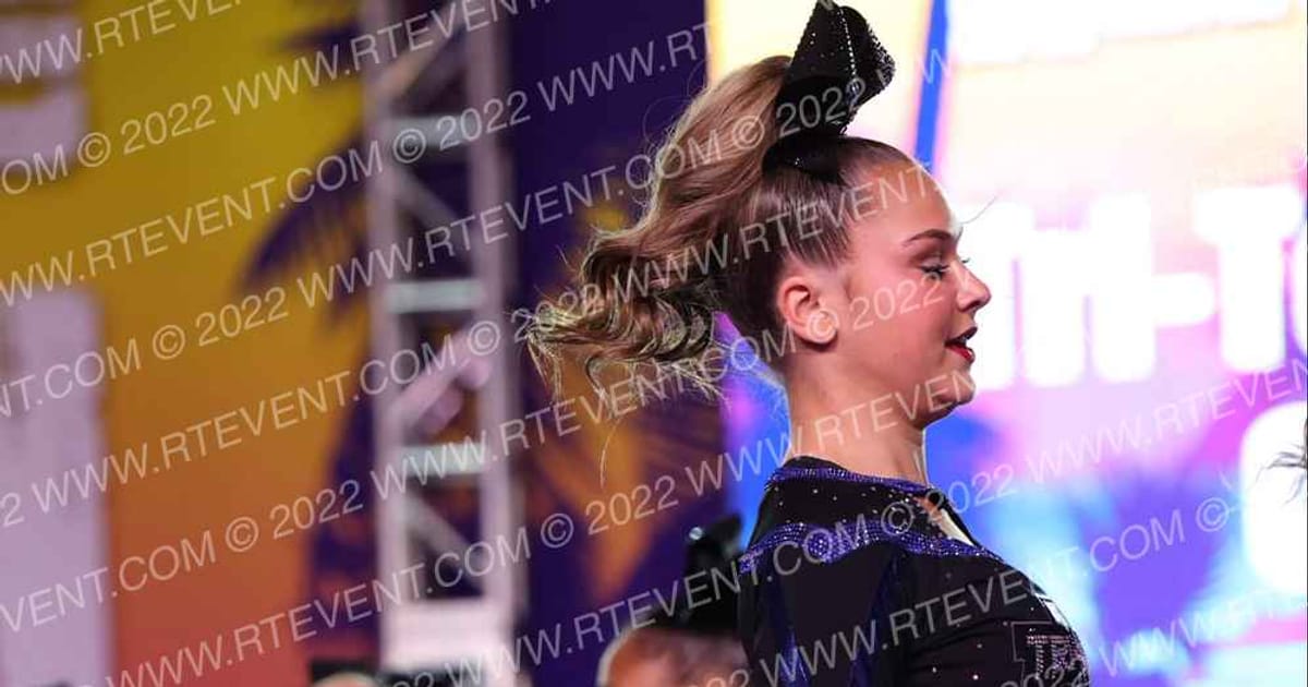 Tri-Town Competitive Cheerleading Black Ice · ACDA Reach the Beach Rec Nationals