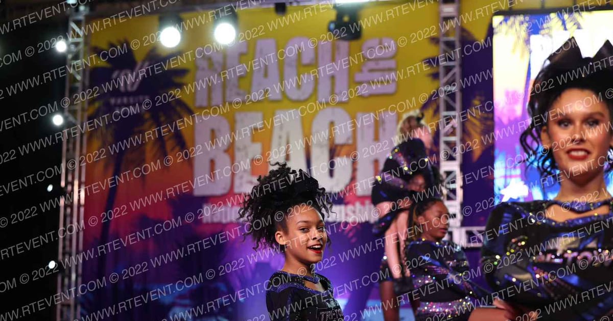 Tri-Town Competitive Cheerleading Lady Lightning · ACDA Reach the Beach Rec Nationals