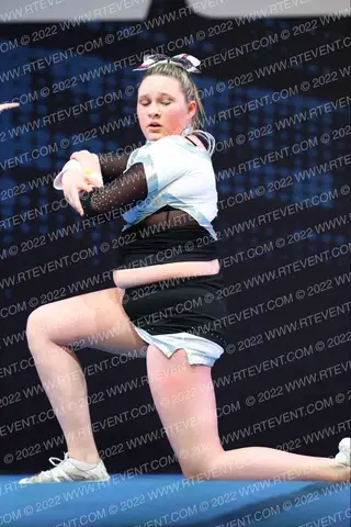 SCHOONERS CHEER