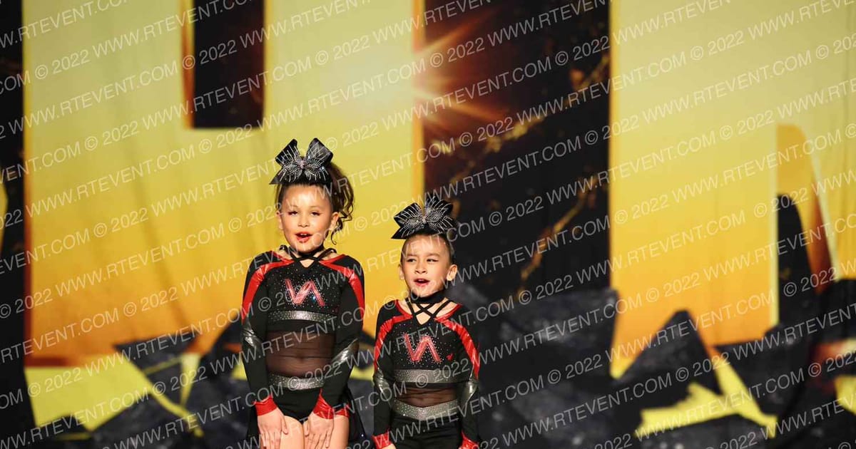 Vogue Athletics New Mexico (Vogue Athletics) Cherry Bombs · Gold Rush Super Floor Two