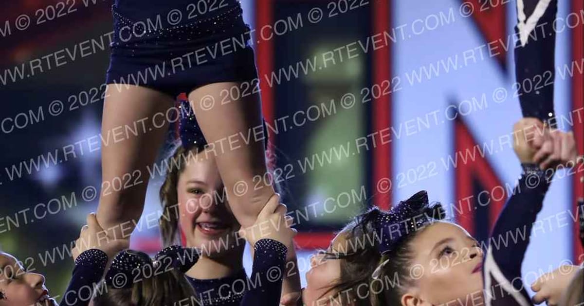 Greensboro All Star Cheerleading Rose Gold · Encore Concord Showdown DIDII