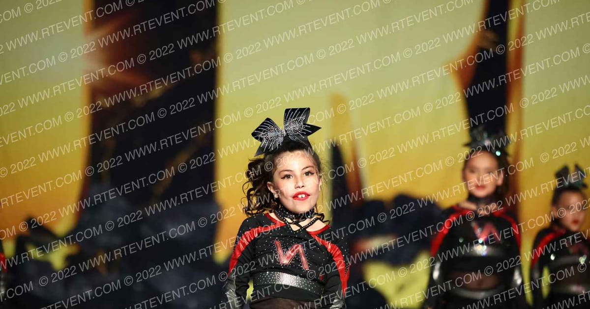 Vogue Athletics New Mexico (Vogue Athletics) Mini Blush · Gold Rush Super Floor Two
