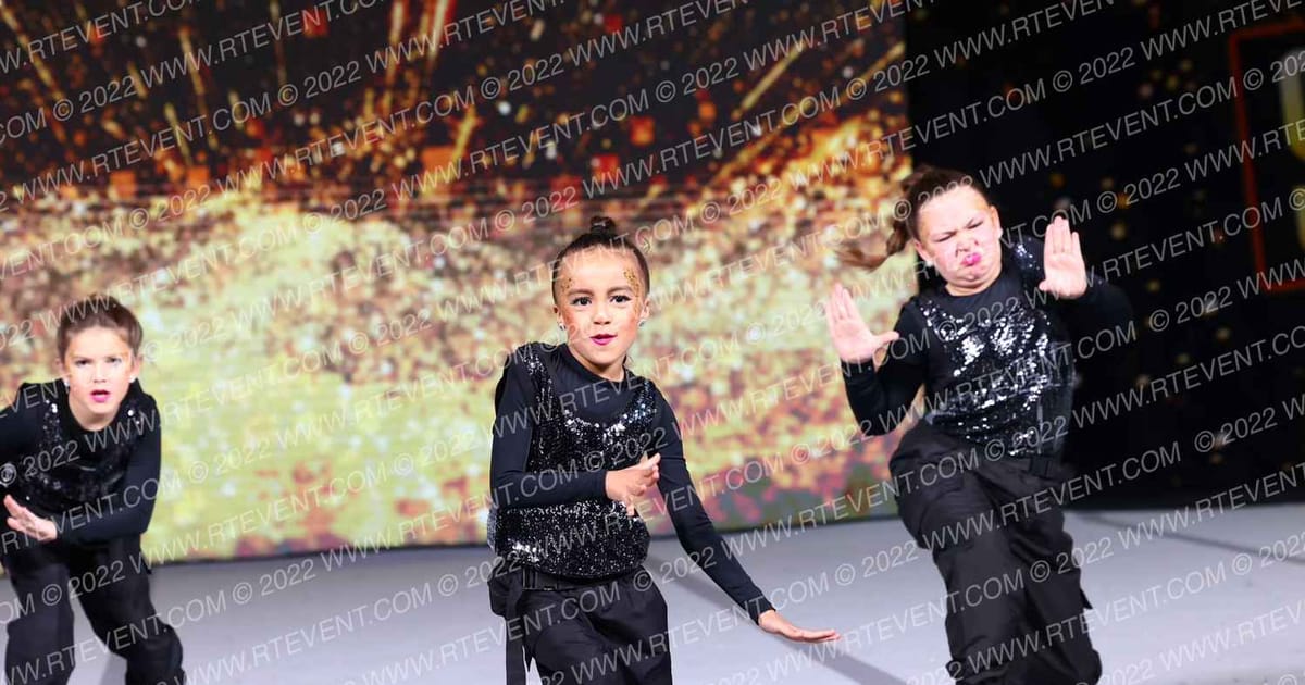Alpha Cheer & Dance Vibe · Gold Rush Super Floor One