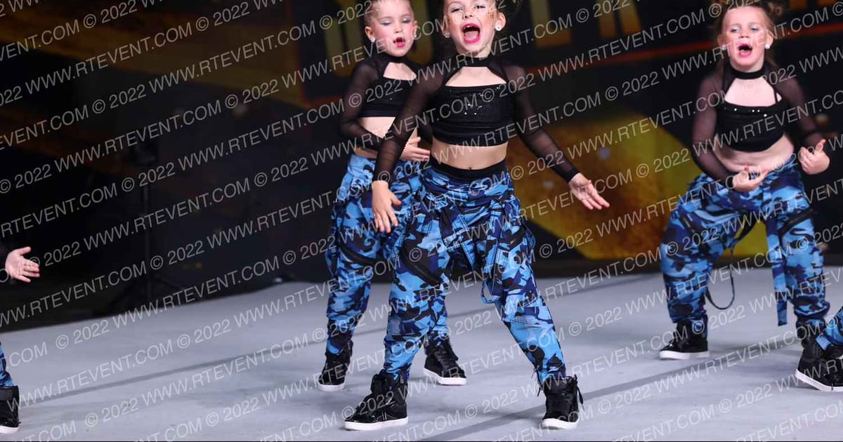 Alpha Cheer & Dance Groove · Gold Rush Super Floor One