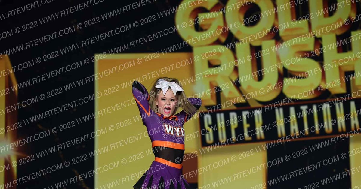 WYO ELITE Storm Lady Lightning · Gold Rush Super Floor Two