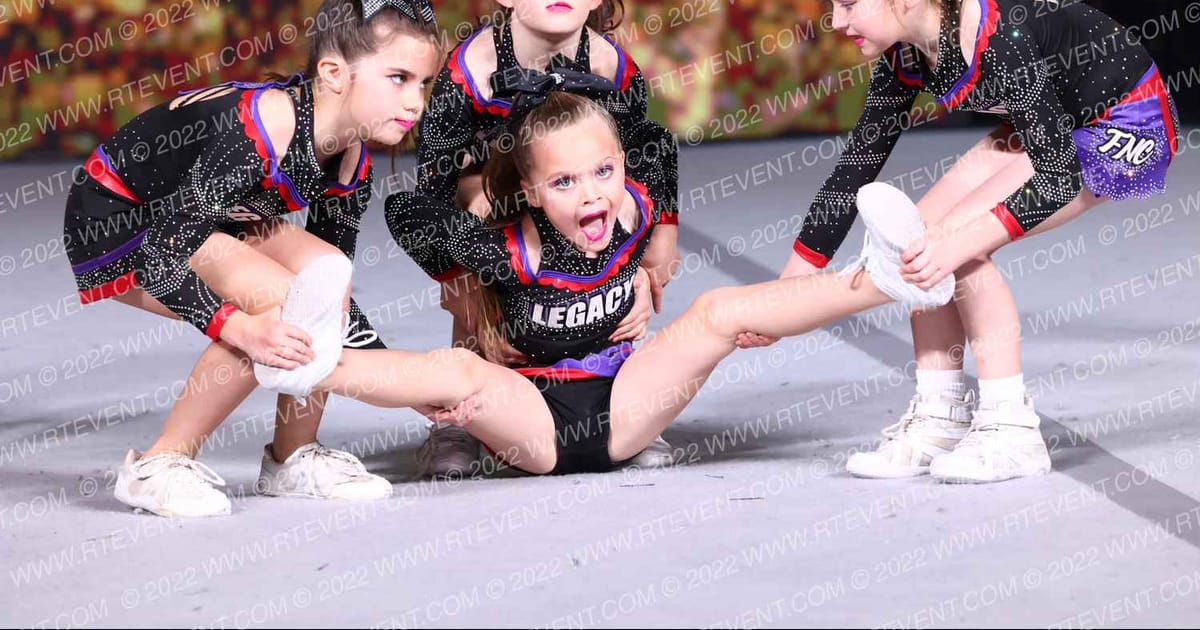 Flip N Cheer Legacy Lover · Gold Rush Super Floor One