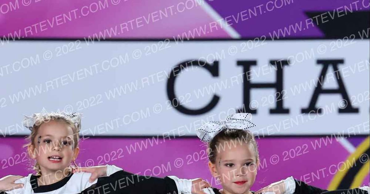 Midwest Cheer Elite Toledo Starlites · Carnivale of Champions