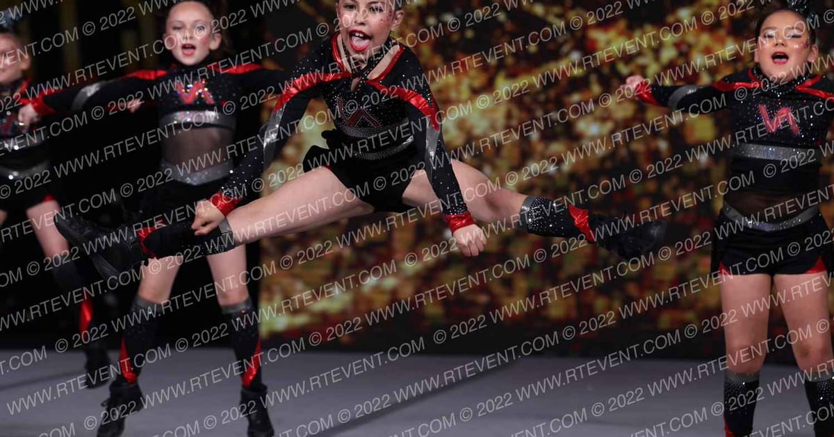 Vogue Athletics New Mexico (Vogue Athletics) Mini Blush · Gold Rush Super Floor One