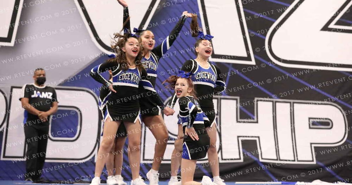 EDGEWOOD MIDDLE SCHOOL CHEER · Holiday Showcase