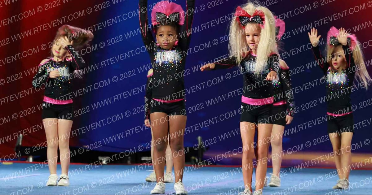 Diamonds All Stars Glitzy girls · The American Royale Sevierville Nationals DIDII