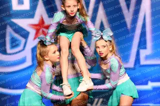 Eatonville Elite Cheerleading STARBURSTS