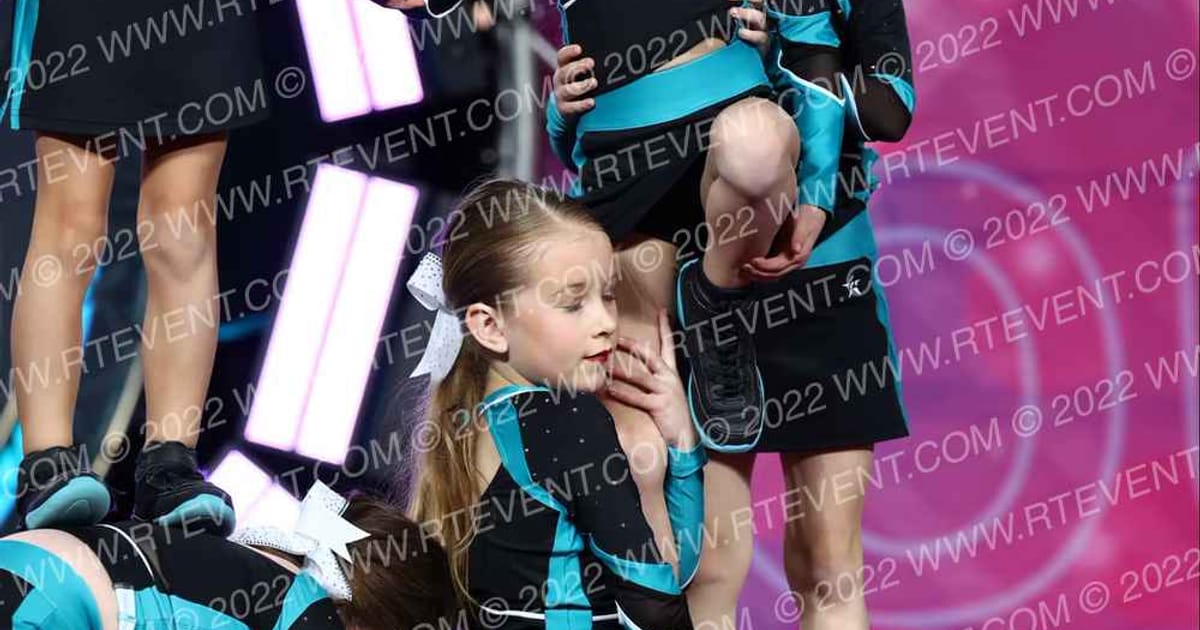 Hit Force Cheer Rage · Glow Tour Chicago