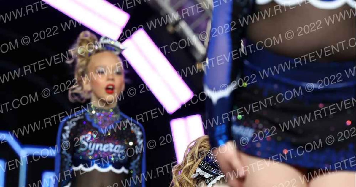 Synergy Athletics All-Stars Pretty Girls · Glow Tour Chicago