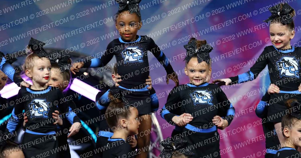Lions Cheer Company Sassy Cats · Glow Tour Chicago