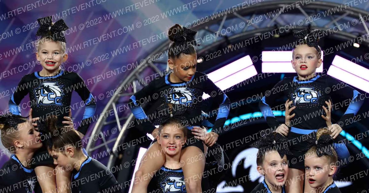 Lions Cheer Company Jungle Cats · Glow Tour Chicago