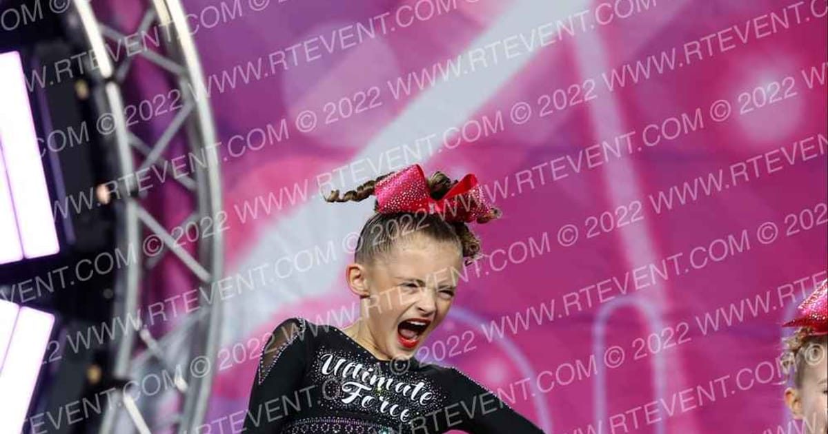 Ultimate Force Cheer & Tumble Cheery Bombz · Glow Tour Chicago