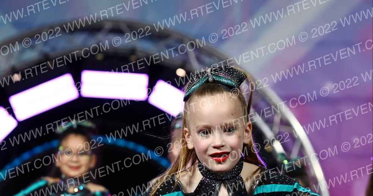 Cheer Extreme Chicago Believe · Glow Tour Chicago