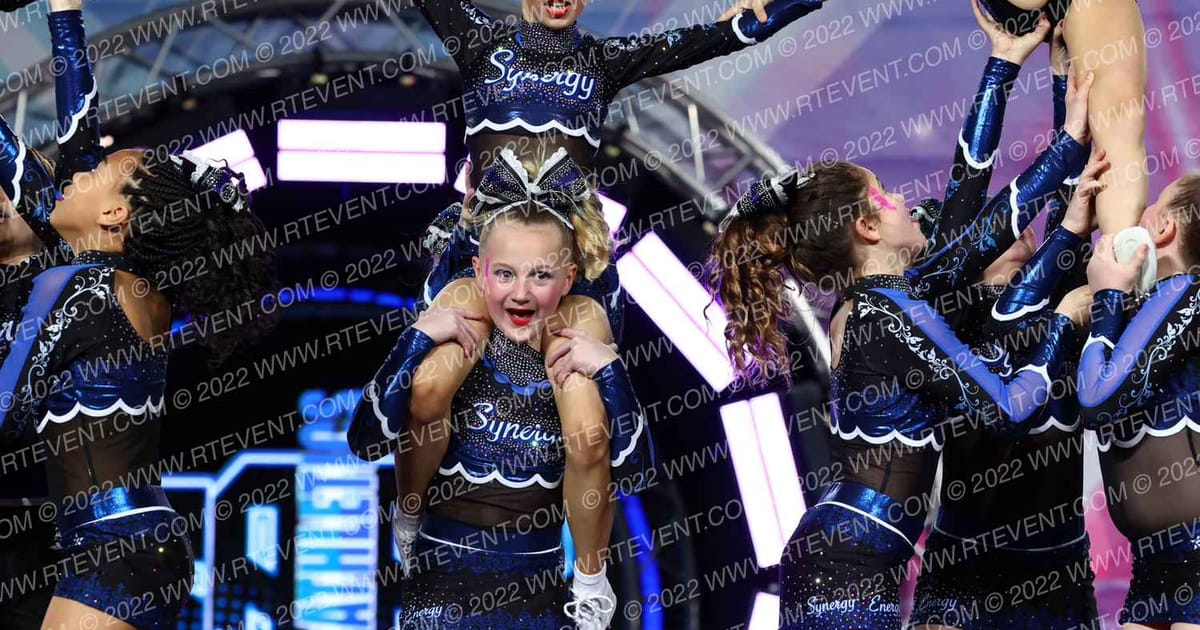 Synergy Athletics All-Stars Lucky · Glow Tour Chicago