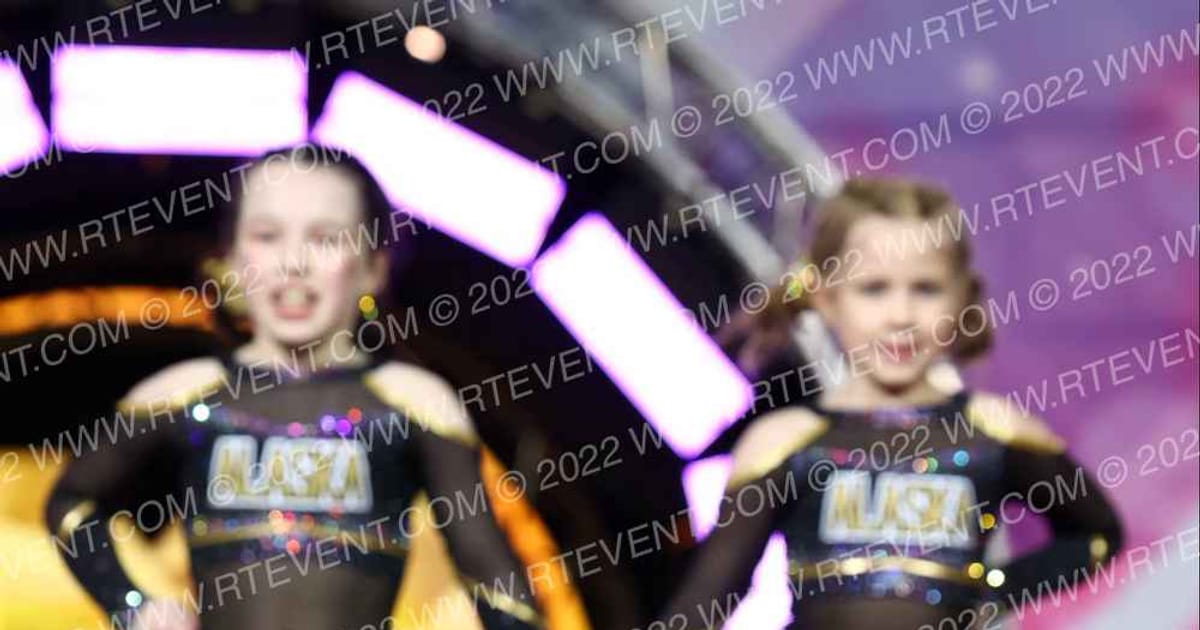 Alaska Golden Heart Cheerleading Magnetic · Glow Tour Chicago